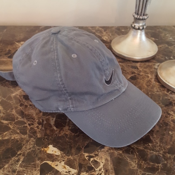 grey nike baseball cap